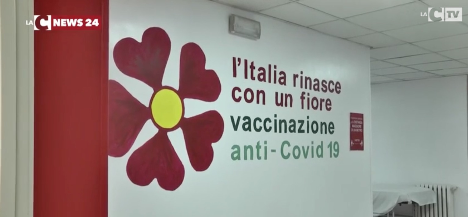 Centro vaccinale di Villa San Giovanni, Nuvola rossa: «Perchè questi continui ritardi sull’apertura?»