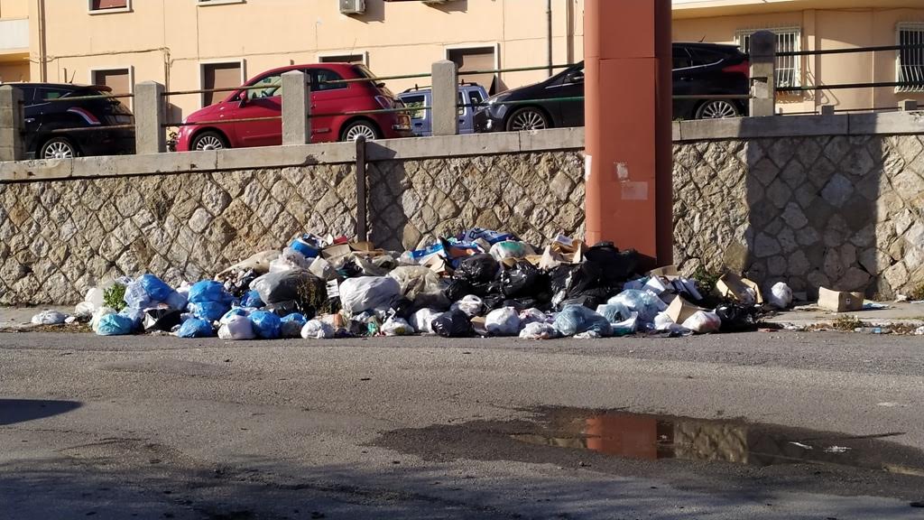 Rifiuti a Reggio Calabria, l’abbandono indiscriminato continua