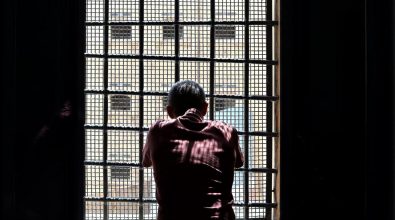 Carcere di Reggio Calabria, la denuncia del garante: «Detenuto psichiatrico abbandonato tra i propri escrementi»
