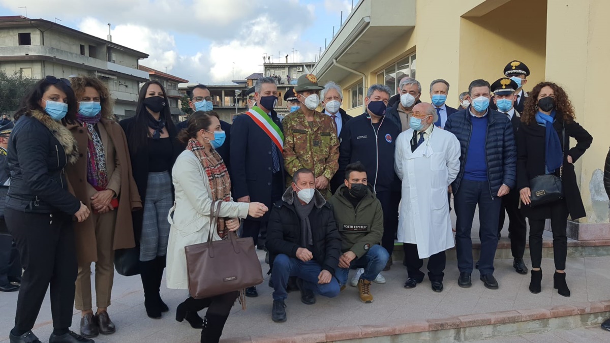Taurianova, il generale Figliuolo in visita al Centro vaccinale di Largo Bizzurro