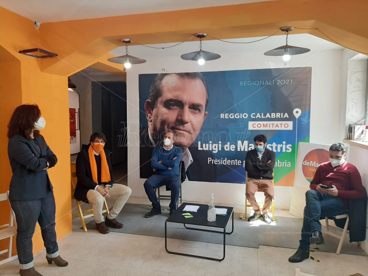 De Magistris all’attacco: «La Calabria in zona rossa per il fallimento della politica»