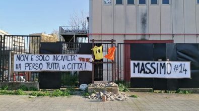 Stele Mazzetto vandalizzata, il sindaco: «Abbiamo perso tutti: istituzioni, famiglie, associazioni, scuole»