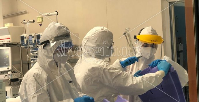 Coronavirus, ancora un morto a Reggio Calabria: 306 i nuovi positivi
