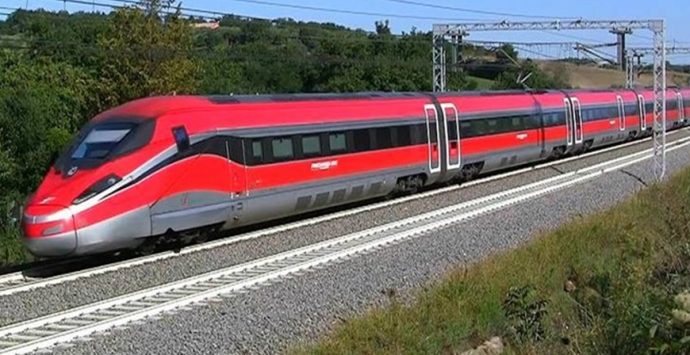 Politiche 2022, biglietti scontati per i viaggi in treno