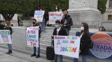 Reggio, sit-in dei Giovani sulla Strada per il ddl Zan e per le vittime di omotransfobia