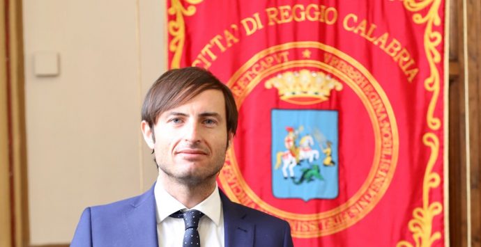 Concorsi al Comune di Reggio, Cardia: «Il bando è contrario al Regolamento»