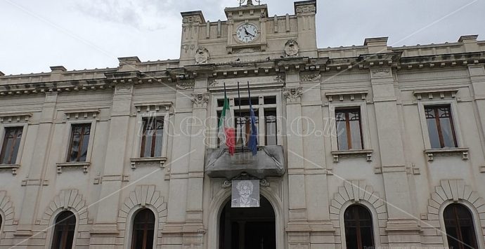 Reggio, la sala dei sindaci ed un annullo filatelico per celebrare i 100 anni di Palazzo San Giorgio