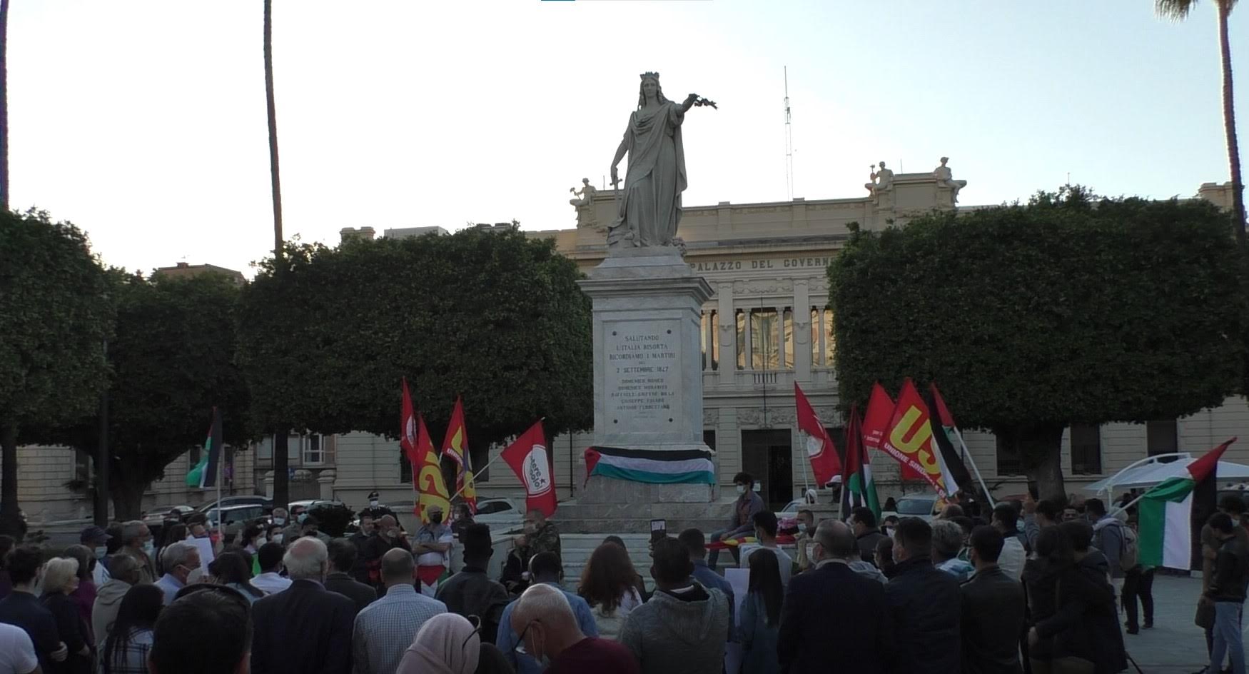 Reggio, tanti popoli in piazza Italia a difesa della Palestina e per la Pace in Medioriente