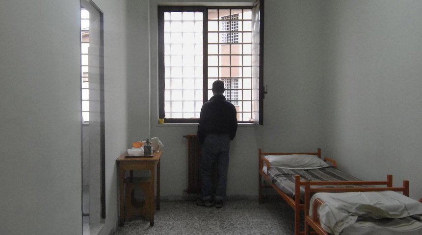 Reparti psichiatrici nelle carceri, il garante: «Situazione molto grave manca personale»