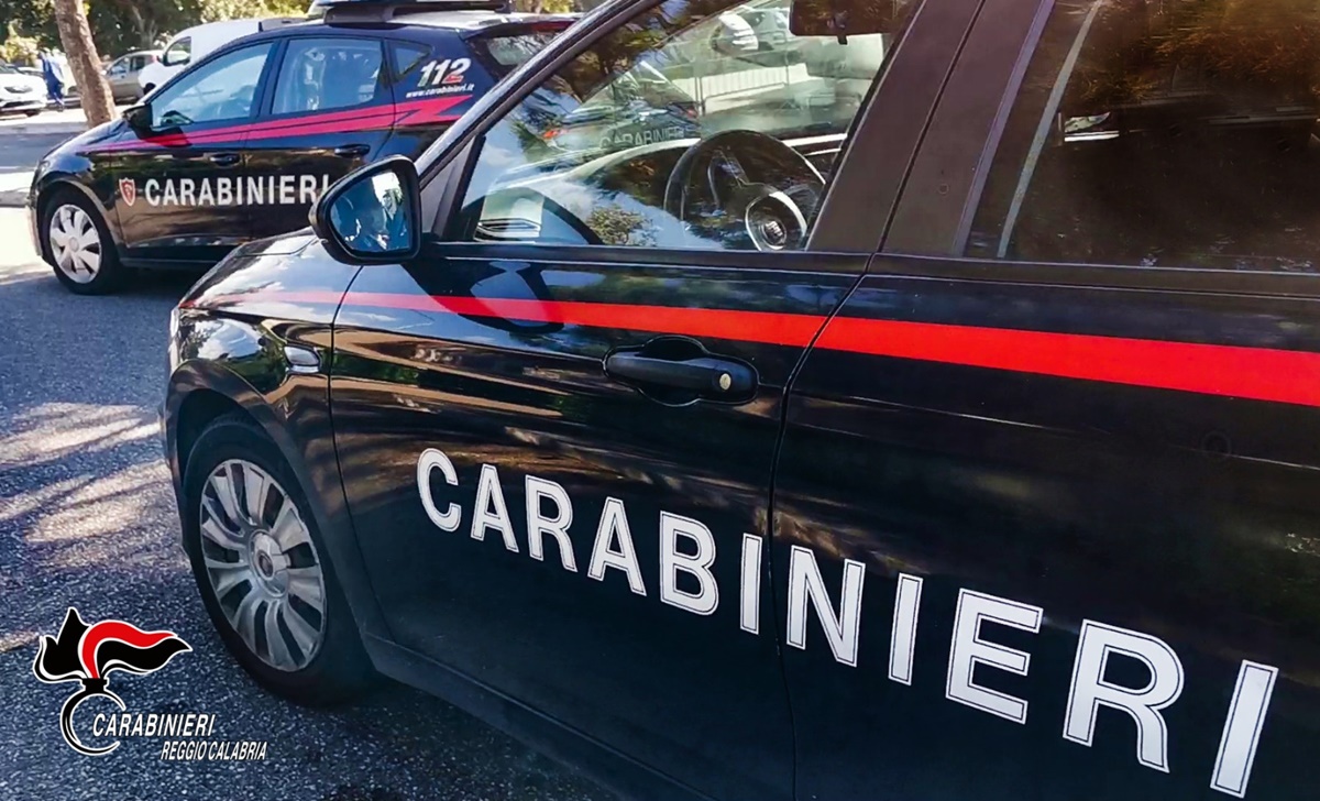 Cultura della legalità, i carabinieri incontrano gli studenti di Serrata