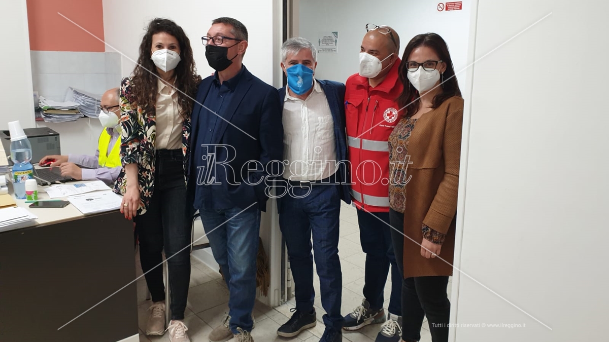 Vaccini, a Reggio Calabria scendono in campo gli informatori scientifici