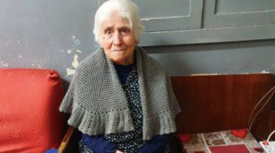 La sanità calabrese dimentica Vincenzina: 92 anni, paralizzata e invalida. Attende di essere vaccinata
