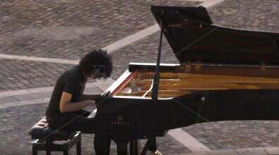Giovanni Allevi: «Da oggi e per sempre la mia musica legata alla città dello Stretto. Sono orgoglioso» – VIDEO