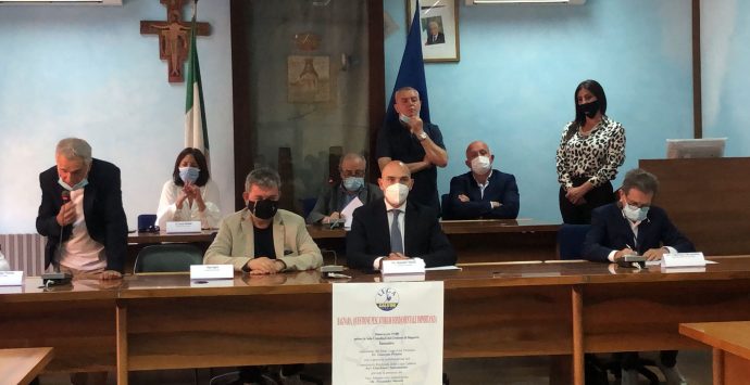 Porto di Bagnara, il viceministro Morelli: «La Procura faccia presto». E Spirlì annuncia ristori