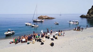 Plasticfree Calabria ripulisce Cava Jancuja grazie alla Lega navale italiana di Villa San Giovanni