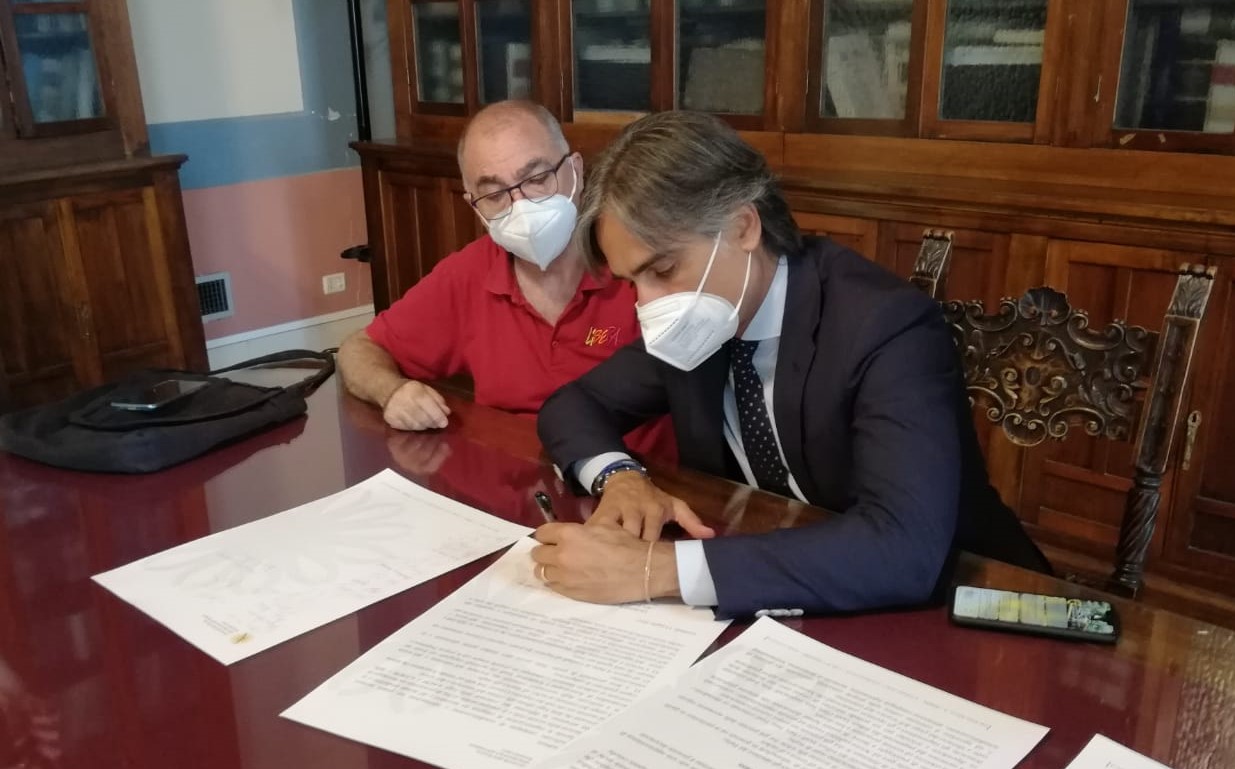 Reggio, Falcomatà firma il “Patto di Limbadi” promosso da Libera