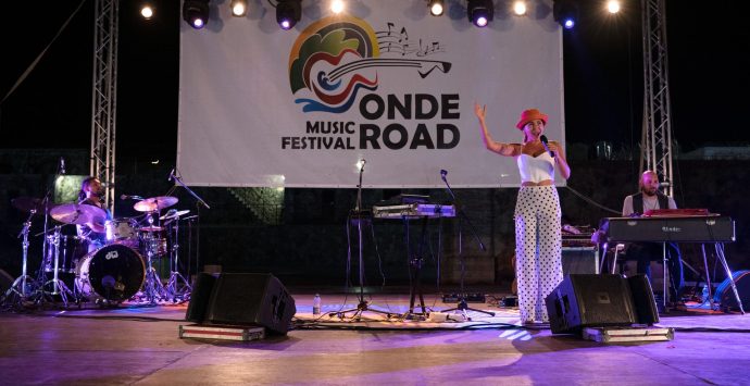 “Onde road music festival” apre con la voce versatile e affascinante di Serena Brancale Trio