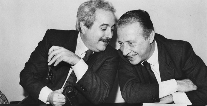 23 maggio 1992-2022, Giovanni Falcone: «Gli uomini passano, le idee restano»