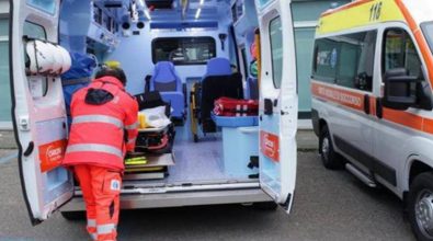 Reggio, scontro auto-moto: 34enne in prognosi riservata