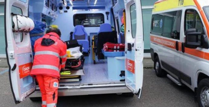 Reggio Calabria, incidente in Via Gebbione: 49enne gravemente ferito