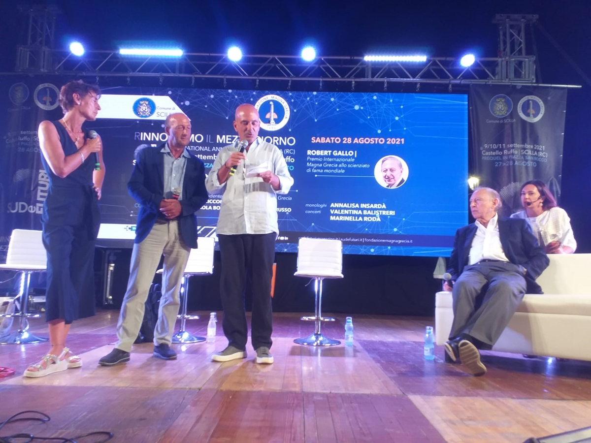 Scilla, lo scienziato Robert Gallo insignito del premio Sud e Futuri dalla Fondazione Magna Grecia