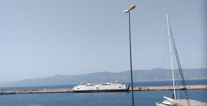 Porto di Reggio, in arrivo 50 migranti salvati a largo delle coste Joniche