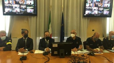 Incendi in Calabria, il capo Prociv Curcio a Reggio: «11mila ettari in fumo»