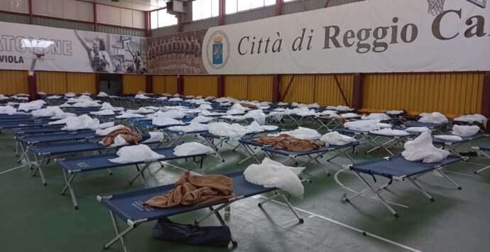 Barcone con 60 migranti intercettato a Lazzaro, arriverà al porto di Reggio Calabria