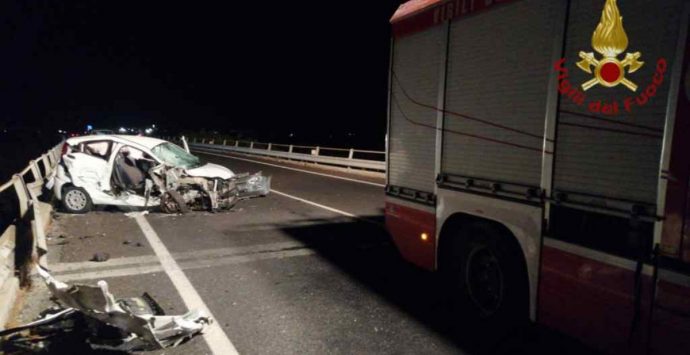 Grave incidente sulla Jonio-Tirreno, cinque feriti. Indagini in corso