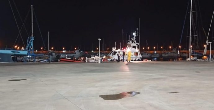 Roccella, quinto sbarco negli ultimi 10 giorni: soccorsi 50 migranti