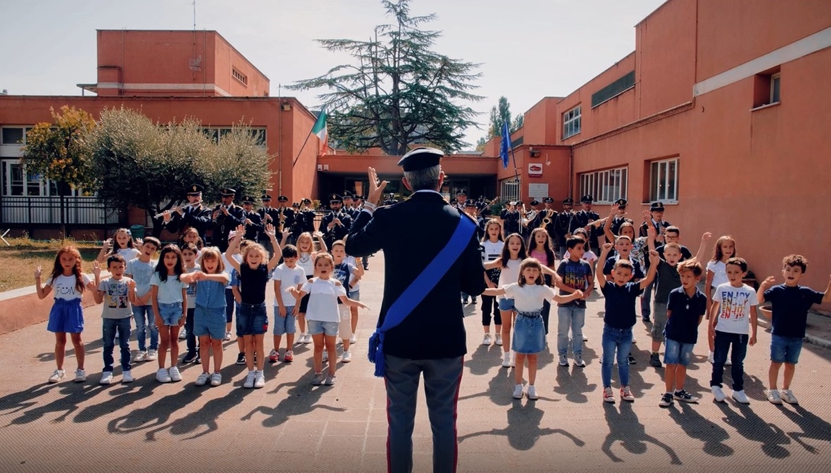Polizia di Stato, “Torneremo a scuola”: in musica le emozioni degli studenti