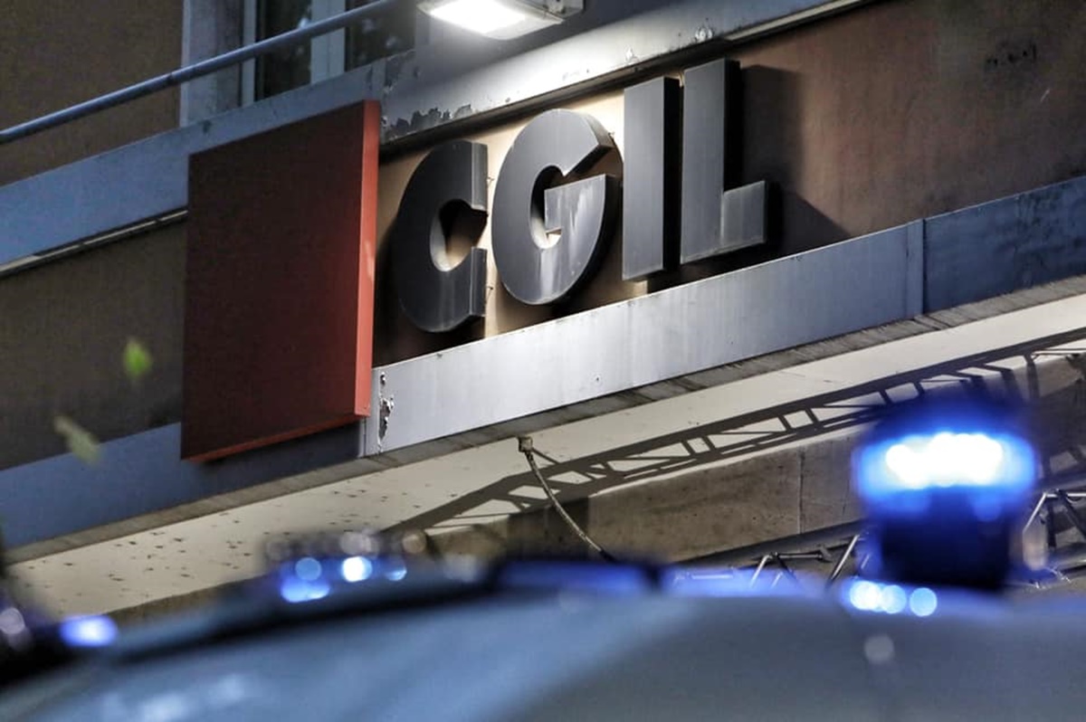 Assalto alla sede nazionale della Cgil, la segreteria reggina: «Attacco ad un presidio di democrazia»