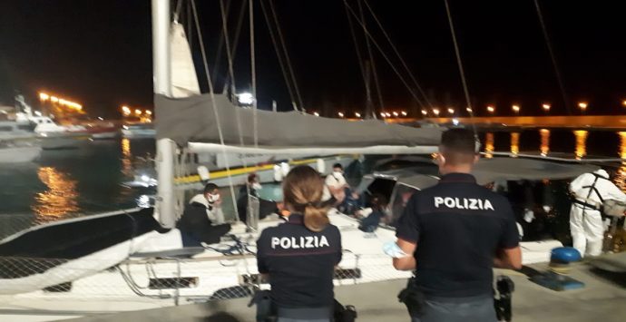 Locride, gli sbarchi continuano: soccorsi a Roccella 82 migranti