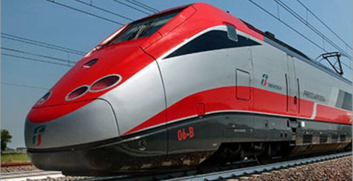 Rete ferroviaria, Costantino (Cgil): «Troppi guasti e treni in ritardo, Rfi ha abbandonato la Calabria»