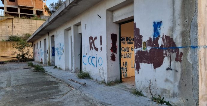 Reggio, il centro polifunzionale di Arangea abbandonato al degrado