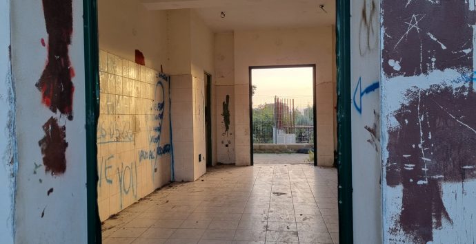 Reggio, il centro polifunzionale di Arangea abbandonato al degrado