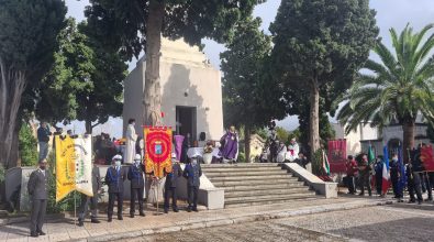 Commemorazione defunti, cerimonie solenni nei cimiteri di Condera e Archi