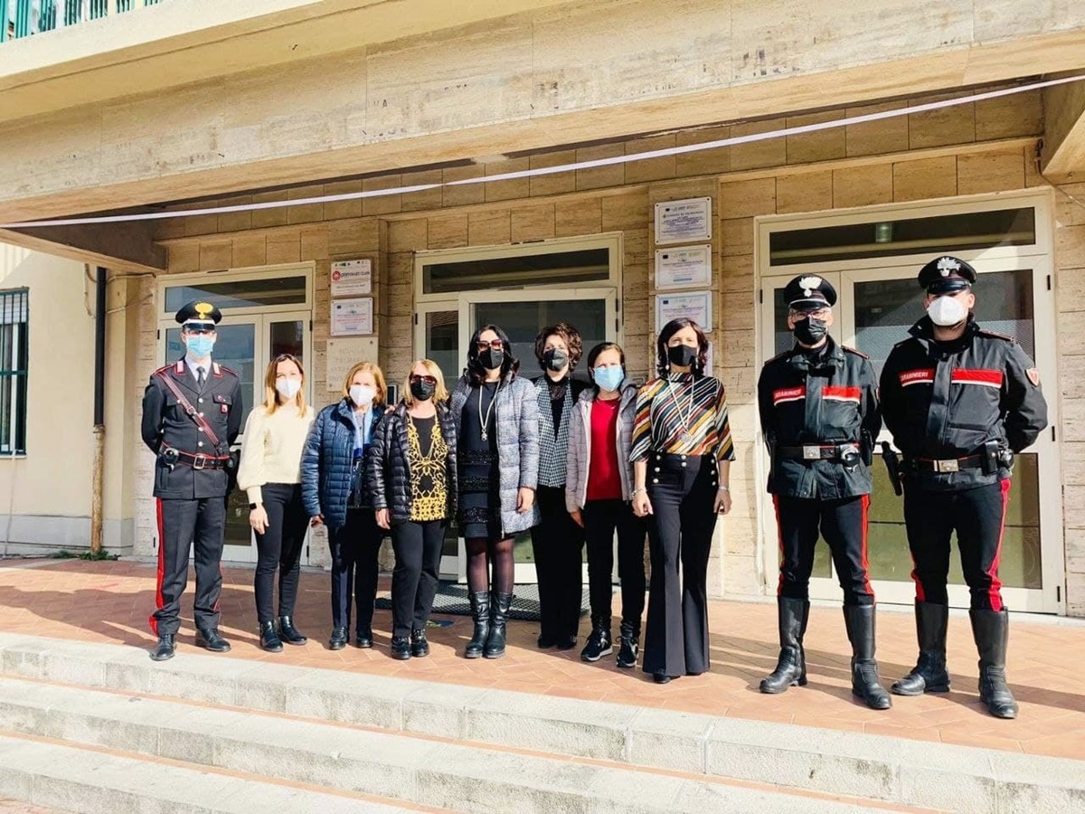 Bullismo e legalità ambientale, i carabinieri salgono in cattedra alla “Monteleone – Pascoli” di Taurianova