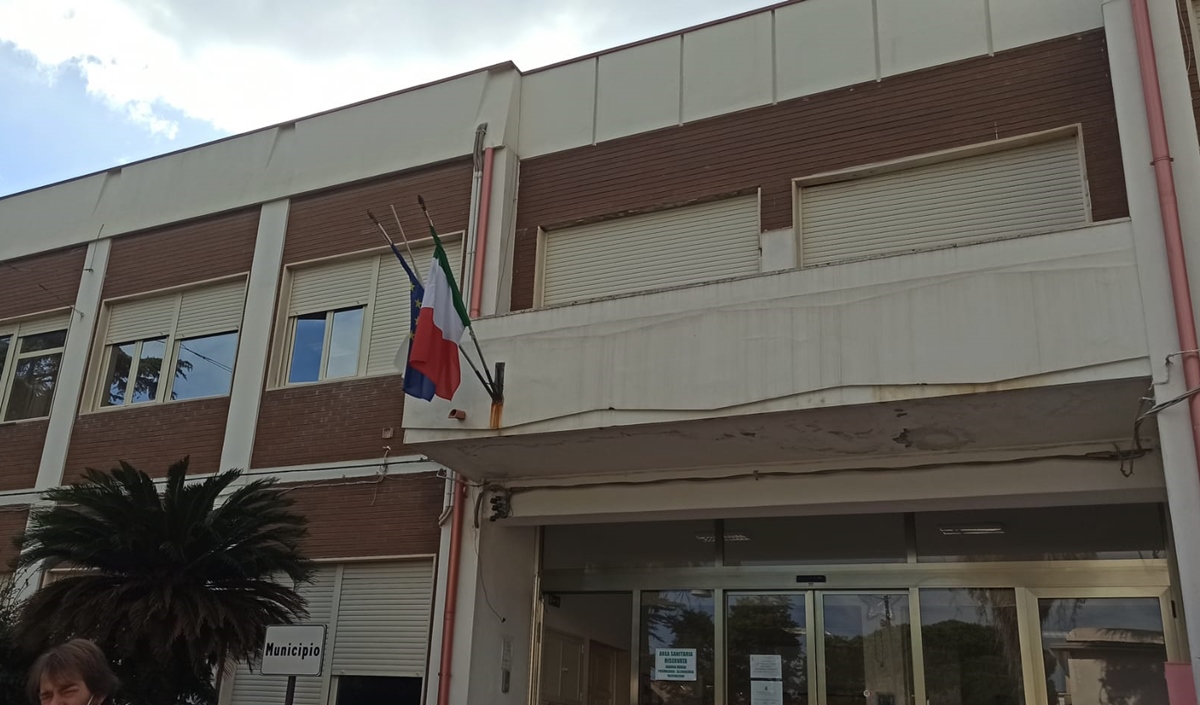 Marina di Gioiosa, il comandante dei vigili denuncia il sindaco per lesioni personali