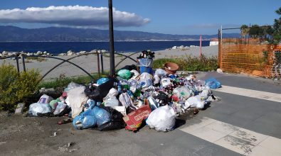 Reggio, ancora rifiuti e degrado per la piazzetta Capannina – Omeca