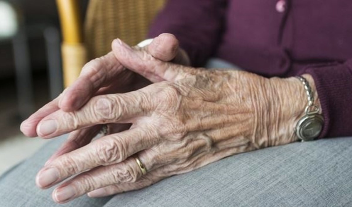 Anziani in Calabria, De Biase (Uil): «Il 26% rinuncia alle cure»