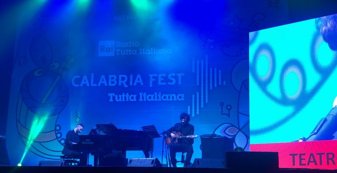 Ermal Meta incanta Reggio Calabria alla prima serata del Calabria Fest