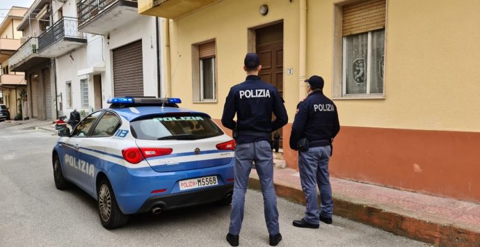 Gioia Tauro, fuga di gas in una casa: anziana messa in salvo dai poliziotti