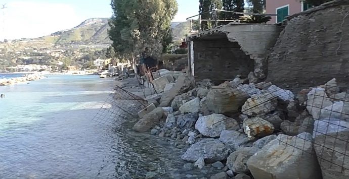 Erosione costiera a Villa San Giovanni, partono gli interventi per mettere in sicurezza le abitazioni