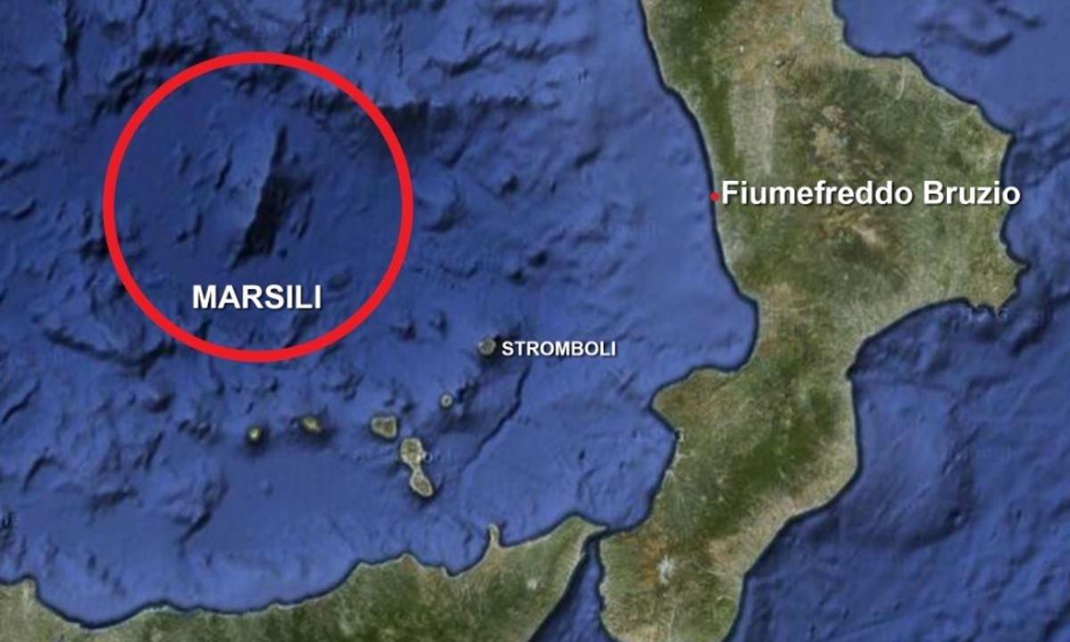 Tonga e il Marsili nel mare della Calabria, l’identikit di due “mostri” diversi