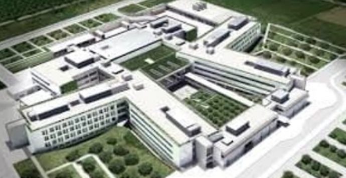 Nuovo ospedale della Piana, Senese (FenealUil): «Da 15 anni solo promesse»