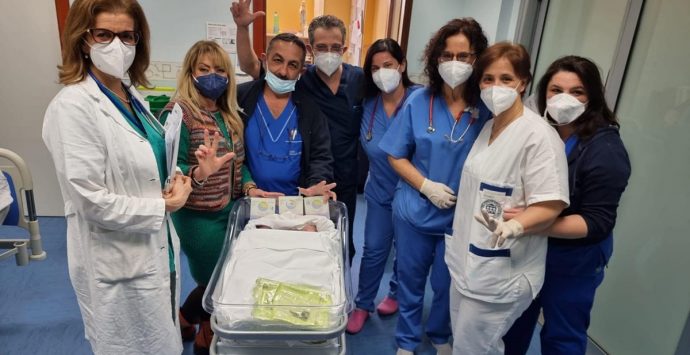 Reggio, al Gom neonato sottoposto ad intervento laser per la retinopatia