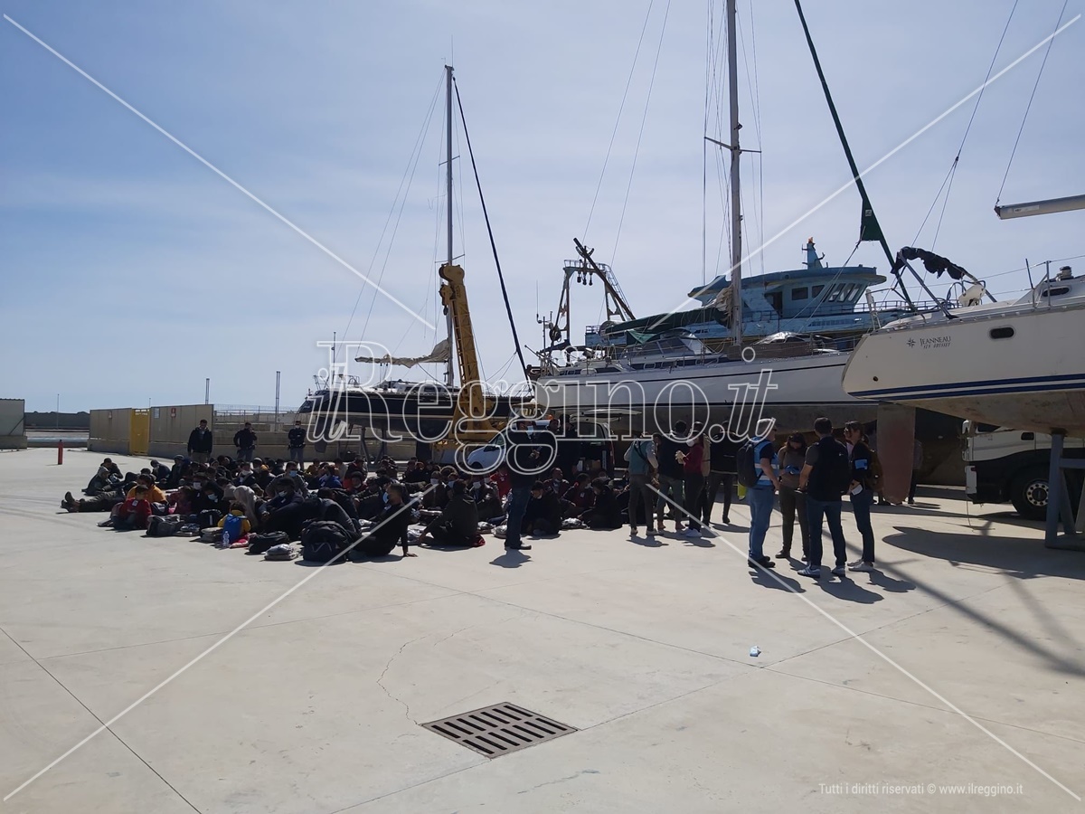 Nuovo sbarco di migranti nella Locride, in 104 intercettati al largo di Brancaleone