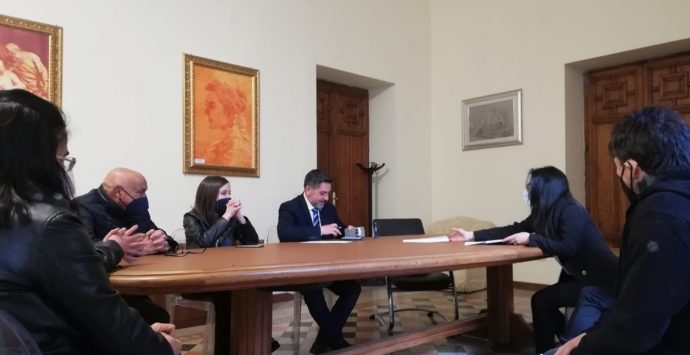 Reggio, l’Amministrazione incontra il Comitato di Santa Venere, Brunetti: «Vicini alle istanze del territorio»