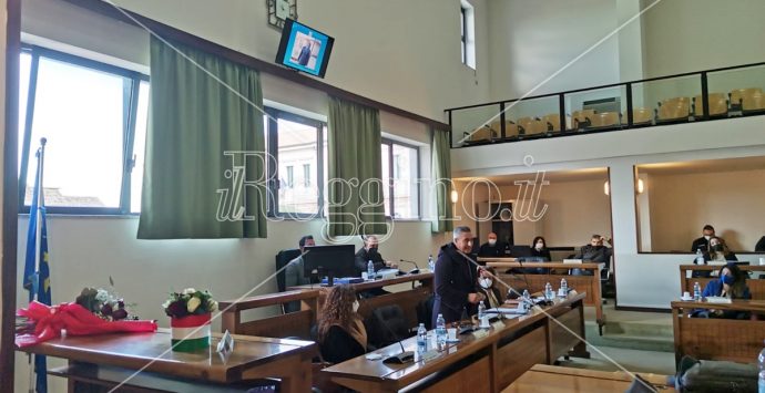 Taurianova, salta il Consiglio comunale: Biasi si scaglia contro l’opposizione ma questa non ci sta